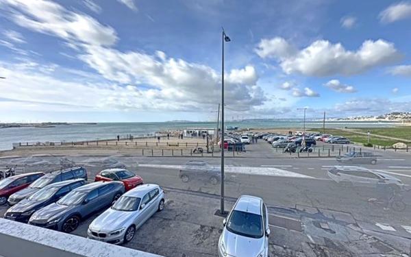 Appartement à vendre    2 pièces • 55,72 m2 Marseille 8