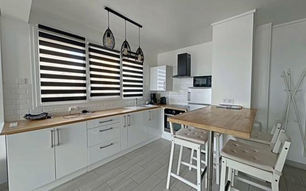 Appartement à vendre    2 pièces • 55,72 m2 Marseille 8