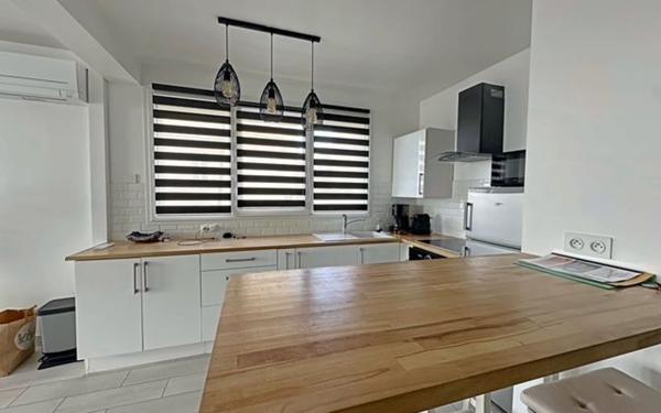 Appartement à vendre    2 pièces • 55,72 m2 Marseille 8