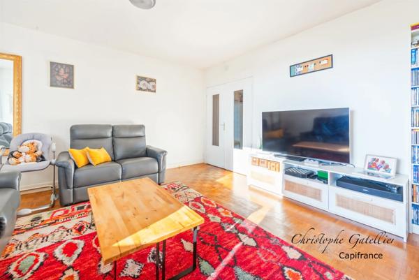 Saint Cyr l'Ecole - Appartement T4 (2 SDB - 3/4 chambres) - Quartier la Fontaine Saint Martin