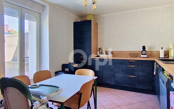 Maison à vendre    4 pièces •  Ville-sous-la-Ferté