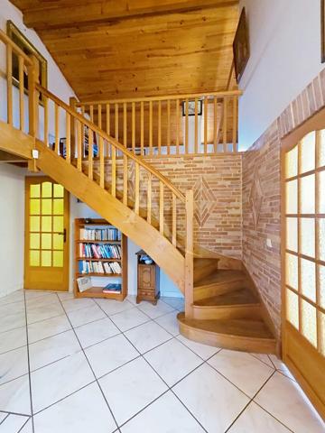 Vacquiers, villa T7 plus maison d'amis avec piscine