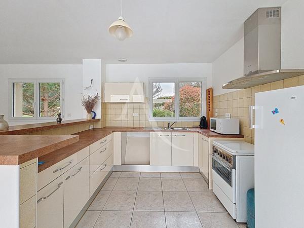 Vacquiers, villa T7 plus maison d'amis avec piscine