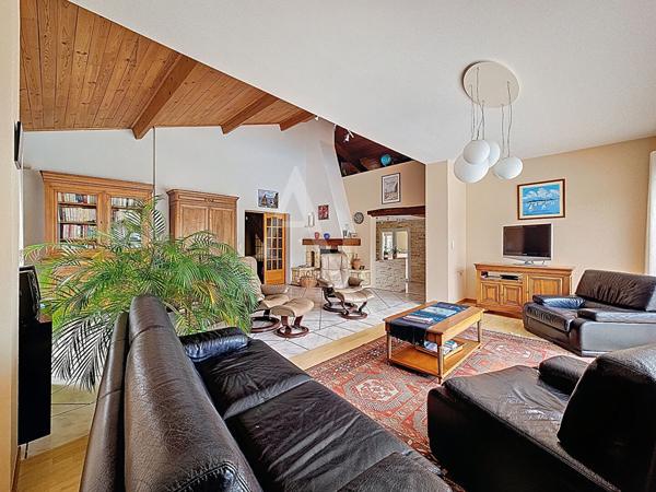 Vacquiers, villa T7 plus maison d'amis avec piscine