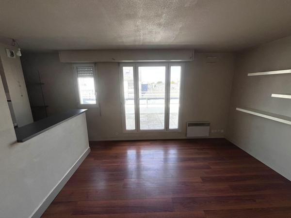 NANTES Sainte-Thérèse / Américains, idéal investissement locatif ou 1ère acquisition, charmant T2 avec terrasse, cave et garage boxé.