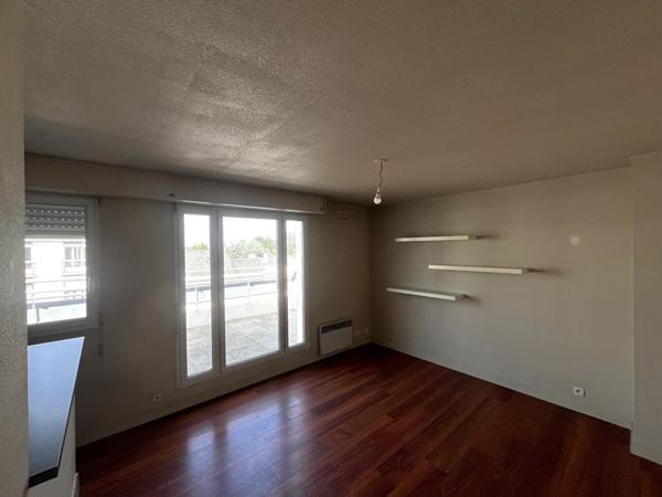 NANTES Sainte-Thérèse / Américains, idéal investissement locatif ou 1ère acquisition, charmant T2 avec terrasse, cave et garage boxé.