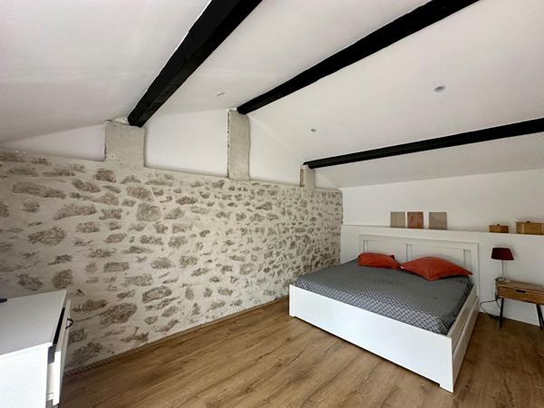 MAISON MEUBLÉE RENOVEE À VERZEILLE