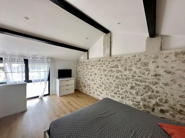 MAISON MEUBLÉE RENOVEE À VERZEILLE