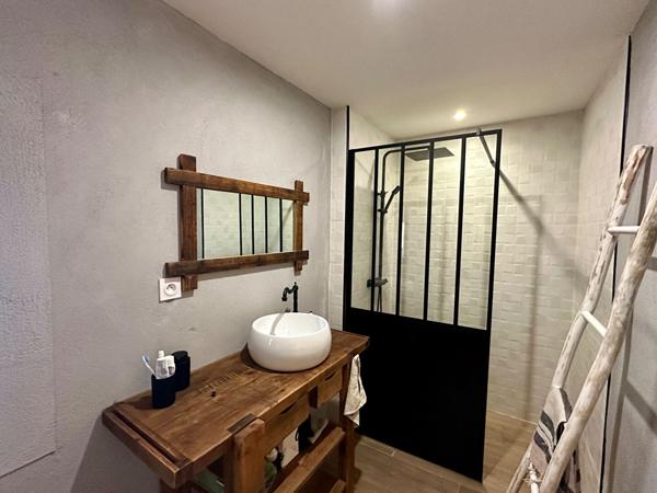 MAISON MEUBLÉE RENOVEE À VERZEILLE