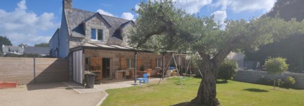 Trégunc joli penty entièrement rénové de 82 m² sur un jardin de 635 m² entre bourg et plages