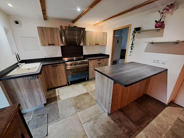 Trégunc joli penty entièrement rénové de 82 m² sur un jardin de 635 m² entre bourg et plages