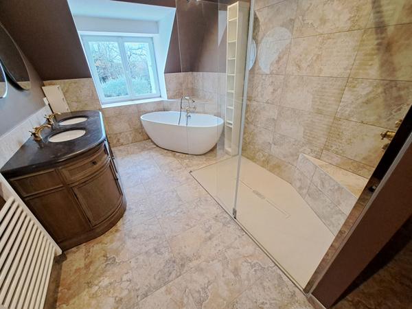 Trégunc joli penty entièrement rénové de 82 m² sur un jardin de 635 m² entre bourg et plages