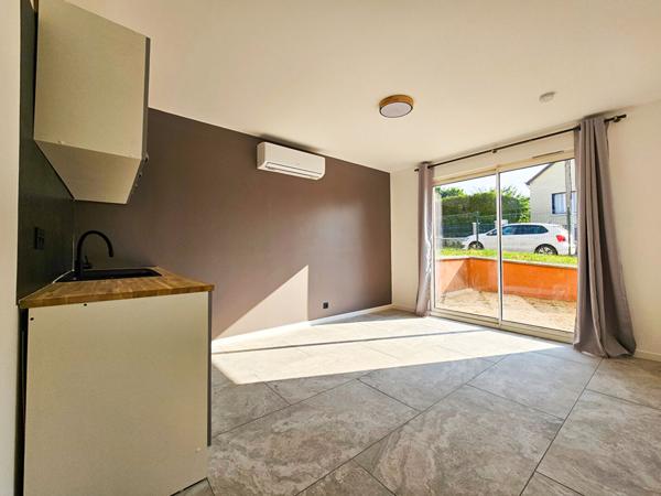 PETIT T2 26m² + TERRASSE + PARKING - MENUCOURT