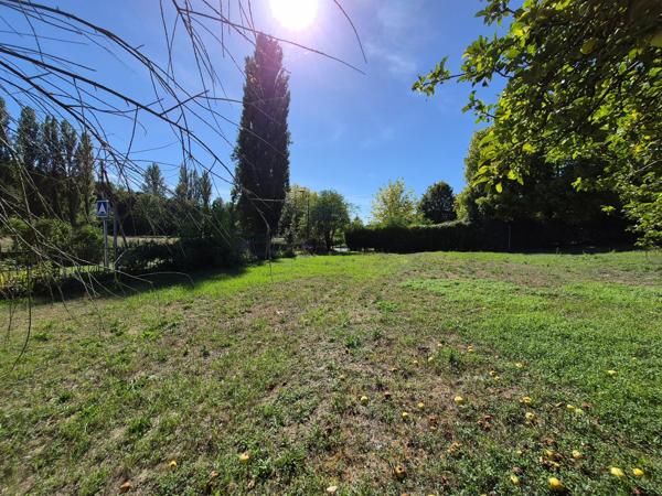 MAISON TRADI A RESTAURER 3ch +Parc 1/2ha +Hangars