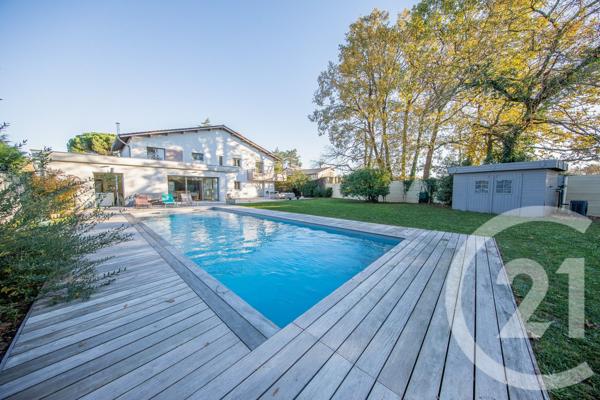 Maison à vendre  10 pièces - 260 m2 ST MEDARD EN JALLES - 33