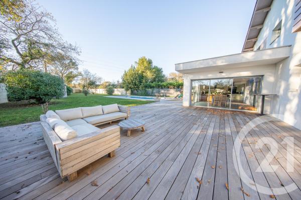 Maison à vendre  10 pièces - 260 m2 ST MEDARD EN JALLES - 33