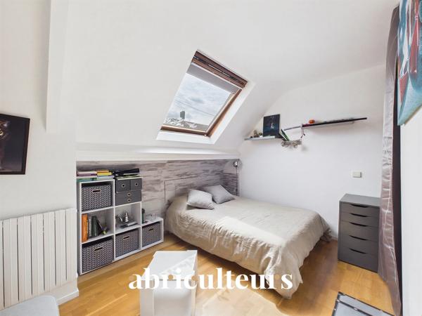 Maison familiale de 7 pièces avec jardin, garage, sous-sol et grenier aménageable Châtillon