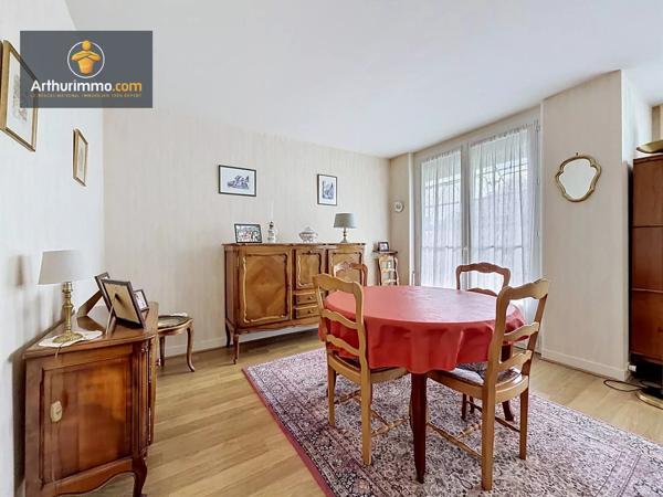 Vente                                                      Appartement
                        
                     5 pièces                      86 m2                     à Eaubonne