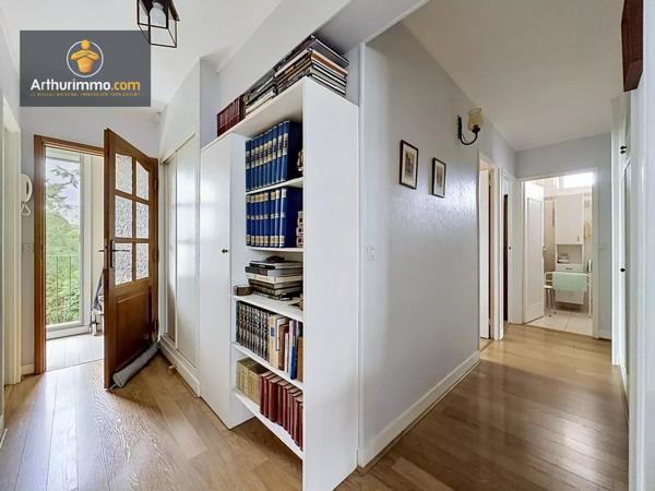 Vente                                                      Appartement
                        
                     5 pièces                      86 m2                     à Eaubonne