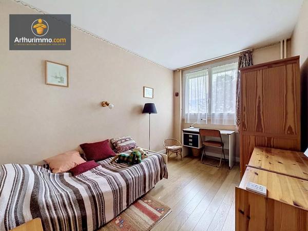 Vente                                                      Appartement
                        
                     5 pièces                      86 m2                     à Eaubonne