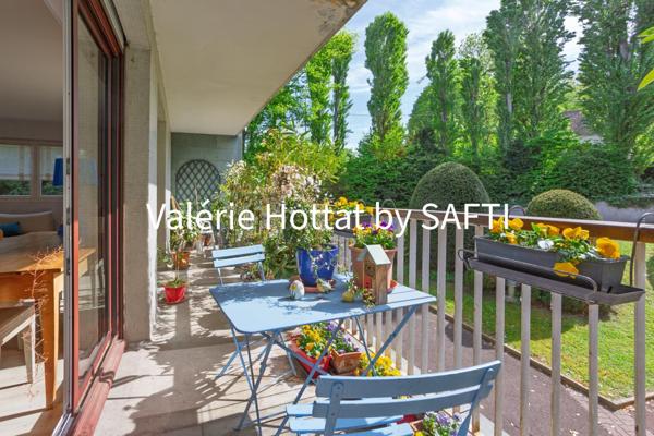 App. 4 chambres,33m2 balcon,place parking sous-sol