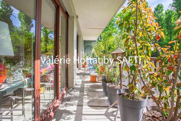 App. 4 chambres,33m2 balcon,place parking sous-sol