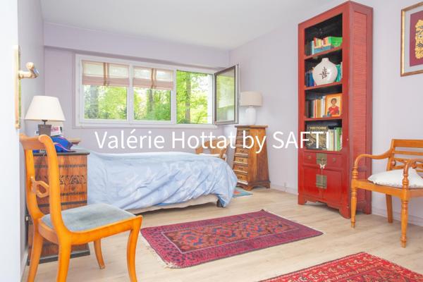 App. 4 chambres,33m2 balcon,place parking sous-sol
