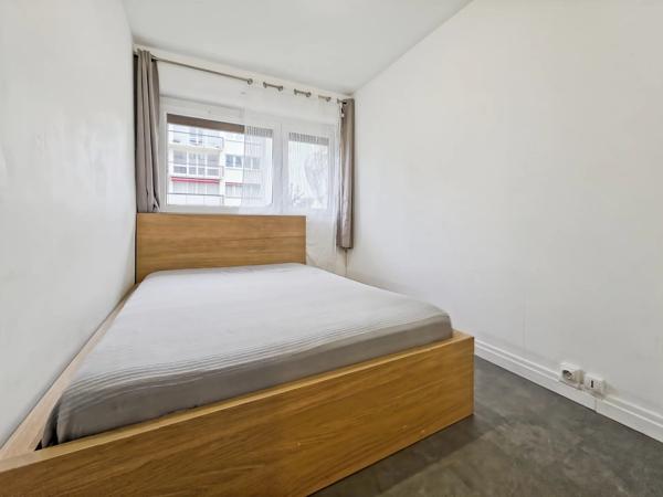 Vente                                                      Appartement
                        
                     2 pièces                      27 m2                     à Mennecy