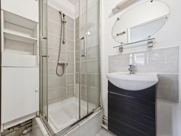 Vente                                                      Appartement
                        
                     2 pièces                      27 m2                     à Mennecy