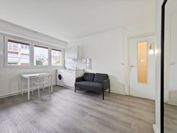 Vente                                                      Appartement
                        
                     2 pièces                      27 m2                     à Mennecy