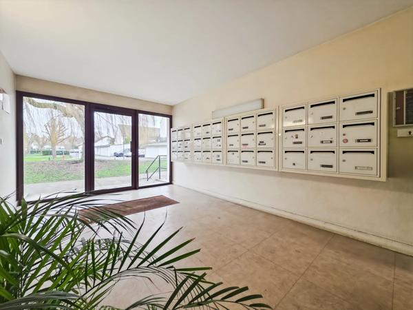 Vente                                                      Appartement
                        
                     2 pièces                      27 m2                     à Mennecy
