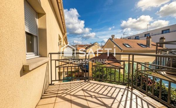 DUPLEX 96 m2 au sol T4 EN DERNIER ÉTAGE — 3 CHAMBRES, PARKING ET CAVE À SARTROUVILLE