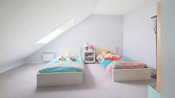 DUPLEX 96 m2 au sol T4 EN DERNIER ÉTAGE — 3 CHAMBRES, PARKING ET CAVE À SARTROUVILLE