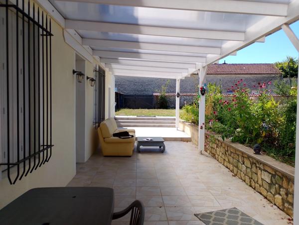 Maison rénovée de 3 chambres avec jardin, garage et atelier aux portes de Jonzac