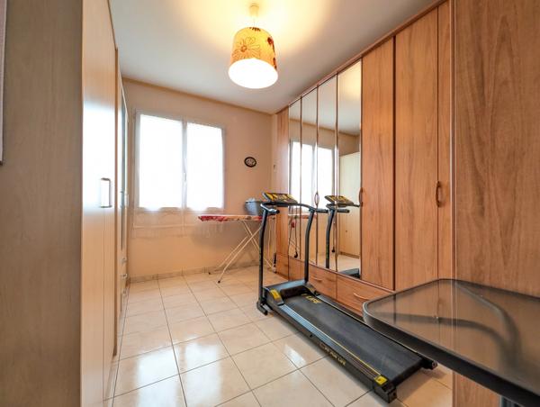 Superbe maison contemporaine de 5 chambres avec piscine et 2 garages