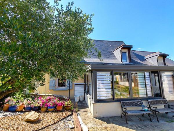 Maison de charme 3 chambres, avec magnifique jardin et son bassin d'agrément ! Vie de plain-pied possible.