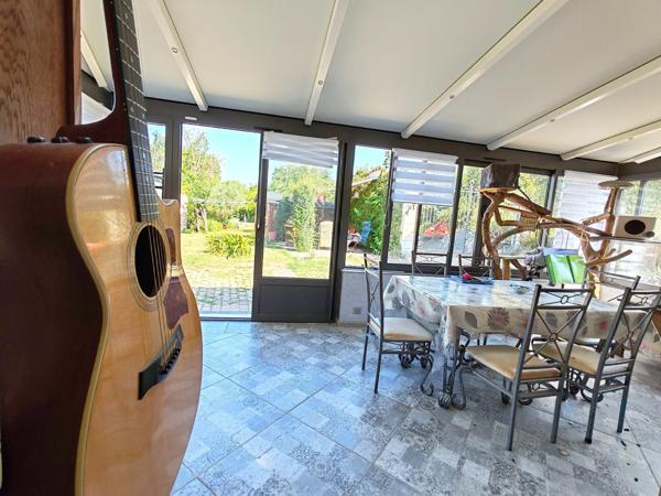 Maison de charme 3 chambres, avec magnifique jardin et son bassin d'agrément ! Vie de plain-pied possible.