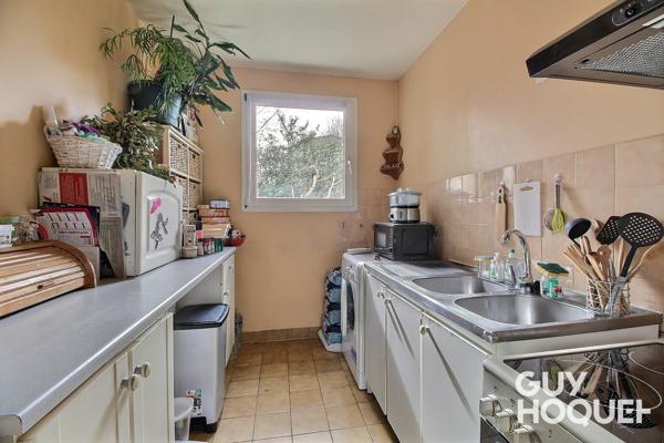 Appartement 2 pièces de 46 m² avec balcon et box - Viry-Châtillon (91170).