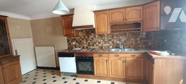 PONT REAN - GUICHEN - Seulement à l'étude - Dans le centre de Pont Rean, maison en pierres à ré...