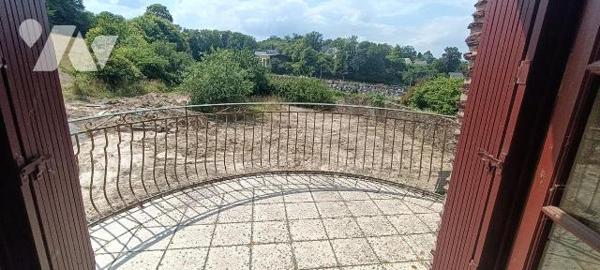 PONT REAN - GUICHEN - Seulement à l'étude - Dans le centre de Pont Rean, maison en pierres à ré...