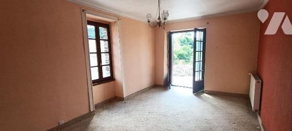 PONT REAN - GUICHEN - Seulement à l'étude - Dans le centre de Pont Rean, maison en pierres à ré...