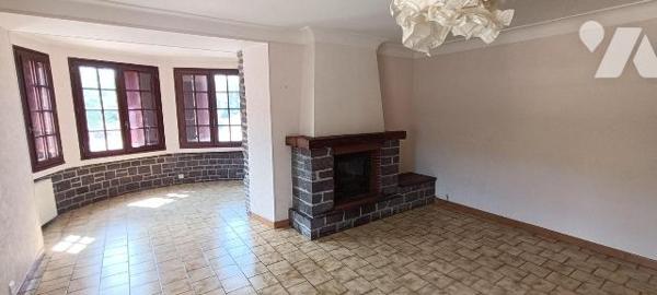 PONT REAN - GUICHEN - Seulement à l'étude - Dans le centre de Pont Rean, maison en pierres à ré...