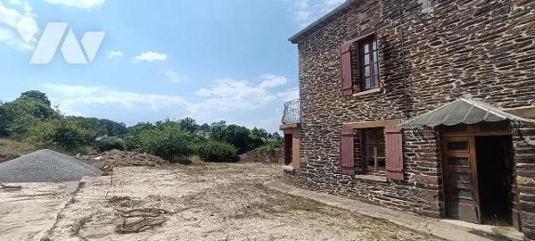 PONT REAN - GUICHEN - Seulement à l'étude - Dans le centre de Pont Rean, maison en pierres à ré...