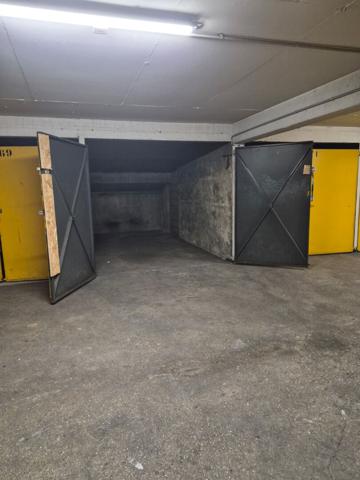 Box fermé 12.3m² - 75012 - Proche Place Daumesnil