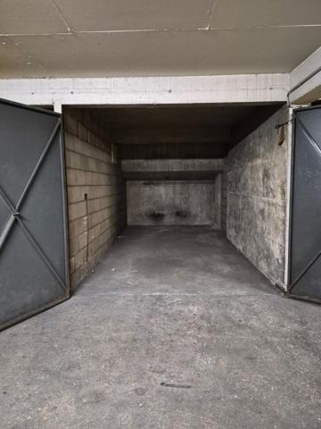 Box fermé 12.3m² - 75012 - Proche Place Daumesnil