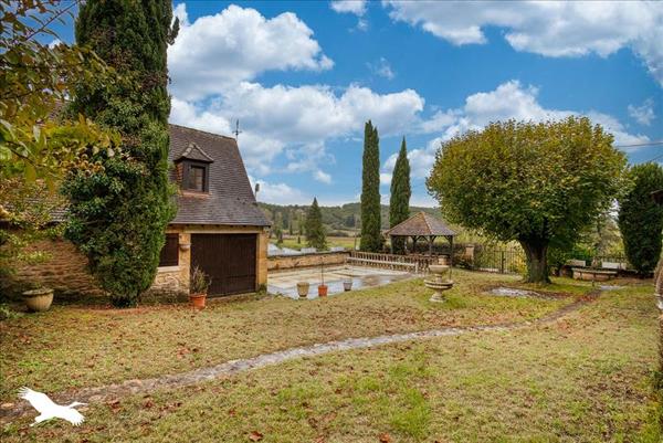 Maison à vendre |  Montignac |  9 pièces | 285 m²