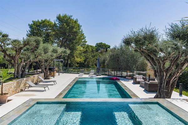 Vente Villa de luxe Mougins 8 Pièces 527.61 m²