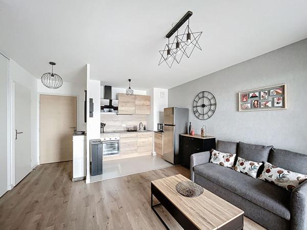 Location appartement Saint-Jean-de-la-Ruelle - 2 pièce(s) - 40 m² - 770 €/mois