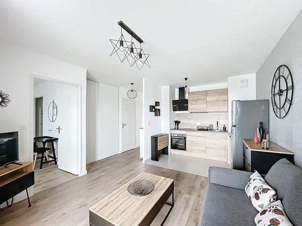 Location appartement Saint-Jean-de-la-Ruelle - 2 pièce(s) - 40 m² - 770 €/mois