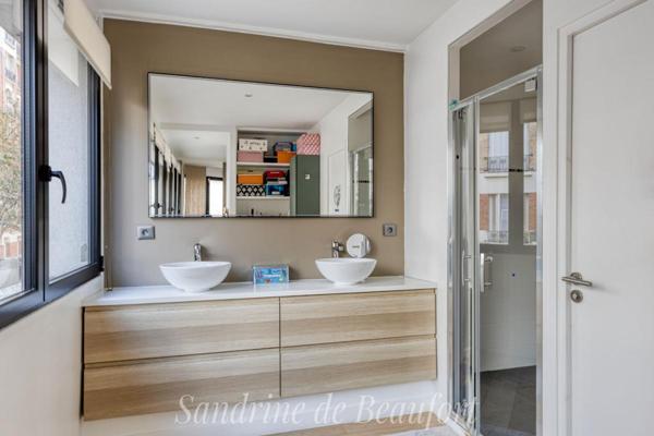 Asnieres - Quartier des Philosophes. 184 m2 de plain pied - terrasse - jardin - parkings